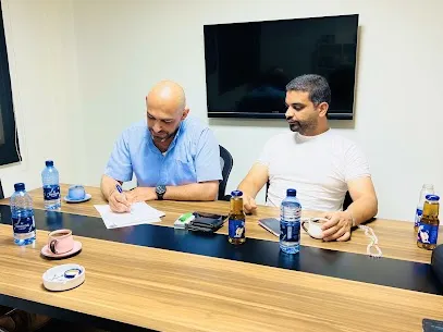 اتفاقية تعاون مع شركة روّاد العصر الذكي لحلول واستشارات الذكاء الاصطناعي